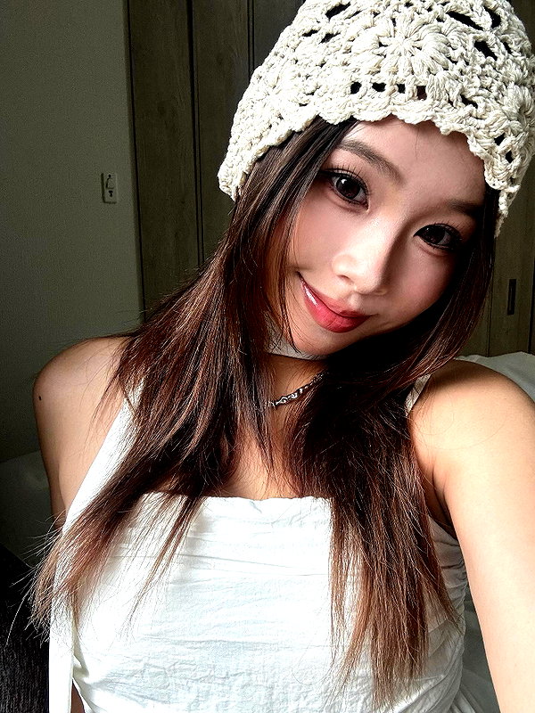 e.shao_417 instagram image archive image