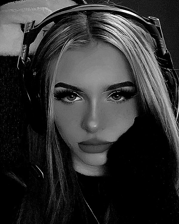 alice_hez instagram image archive image