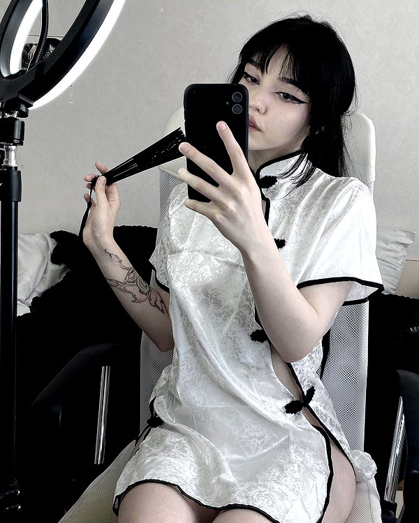 glowmoonshorty instagram image archive image