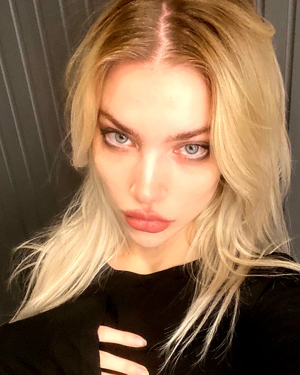 anya4everr instagram image archive image