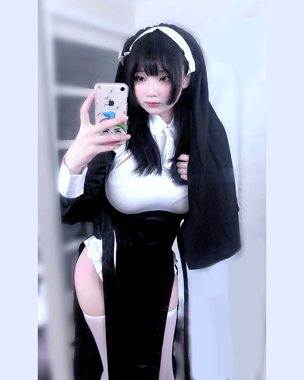 purinn_cos instagram image archive image