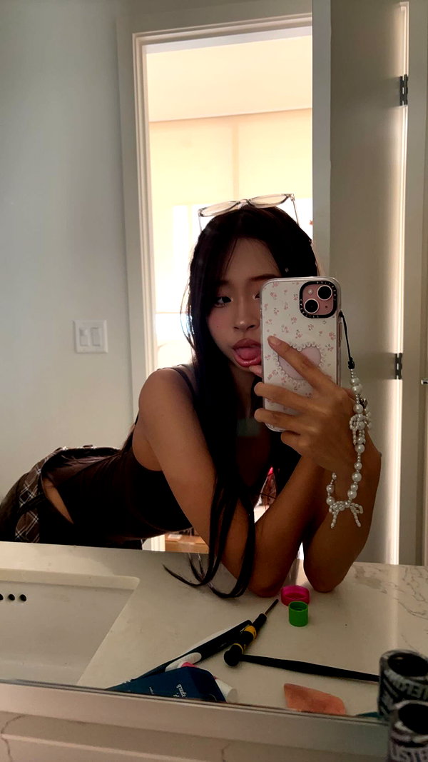 famous_wu24 instagram image archive image
