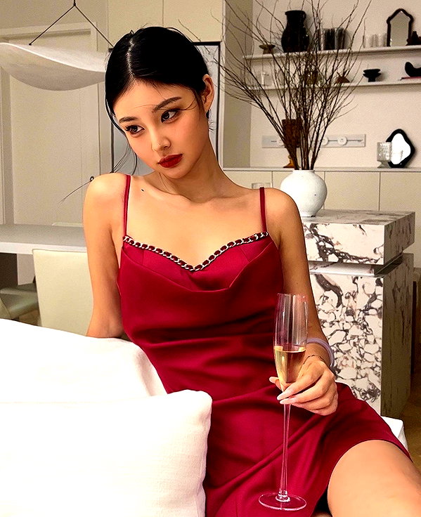 ll.lu1s instagram image archive image