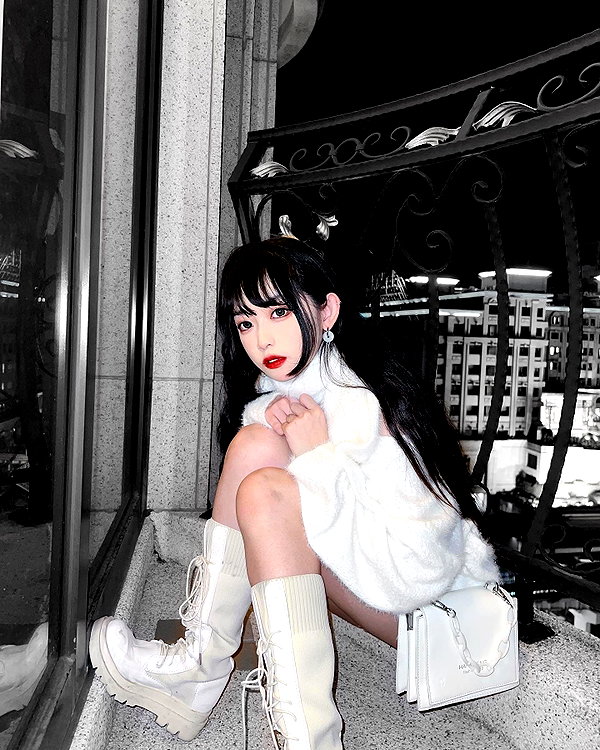 nixqq.425_ instagram image archive image