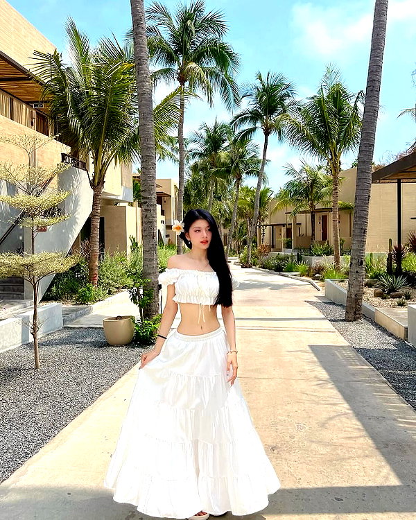 lyhythuedoxinh instagram image archive image