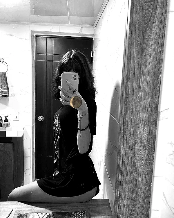 shevaal_x instagram image archive image