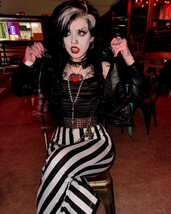 yeahimcaroline instagram image archive image