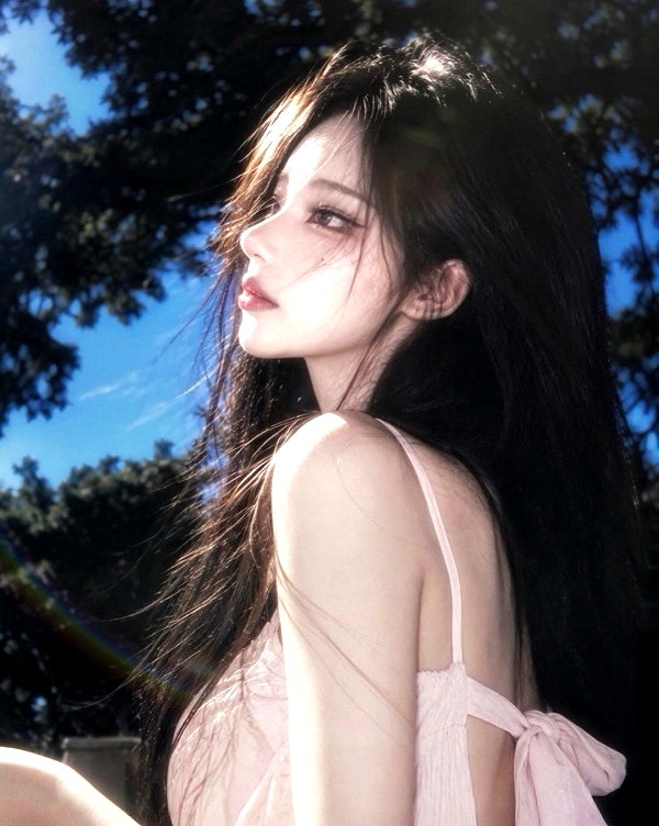 Archived image from @owol.xx on Instagram