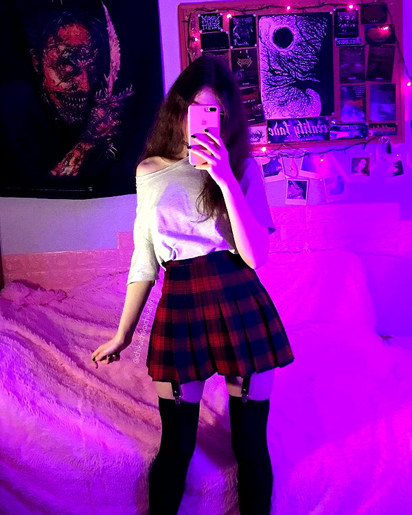 tiny.eviluv instagram image archive image