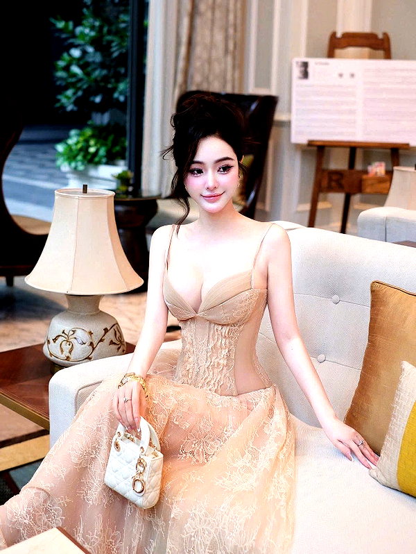 lyhythuedoxinh instagram image archive image