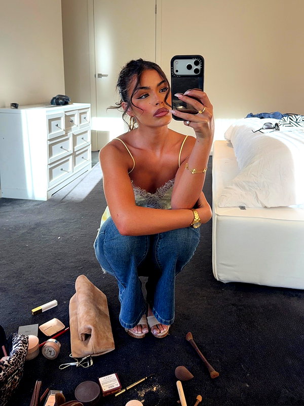 oliviaphillipps instagram image archive image