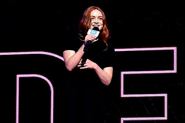 sadiesink_ instagram image archive image