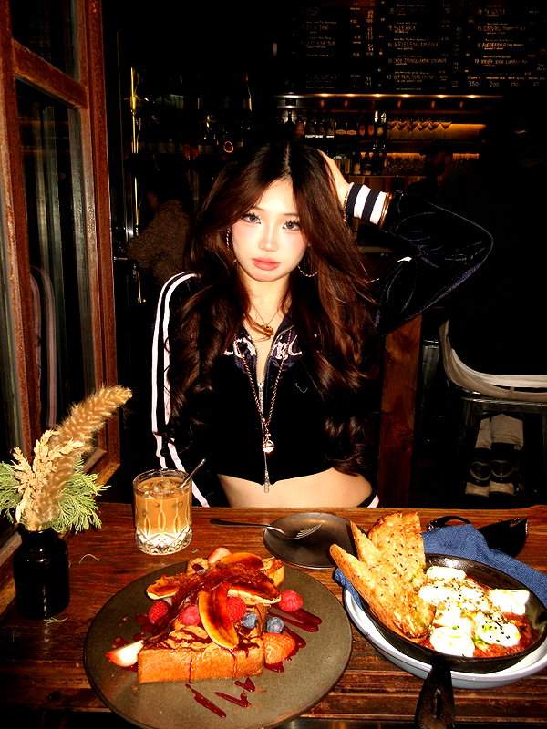 joycee.e instagram image archive image
