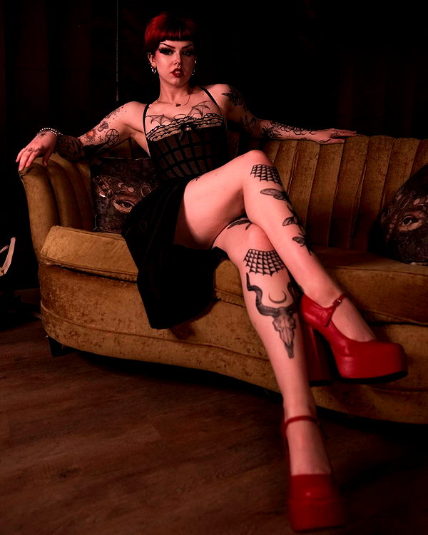 yeahimcaroline instagram image archive image