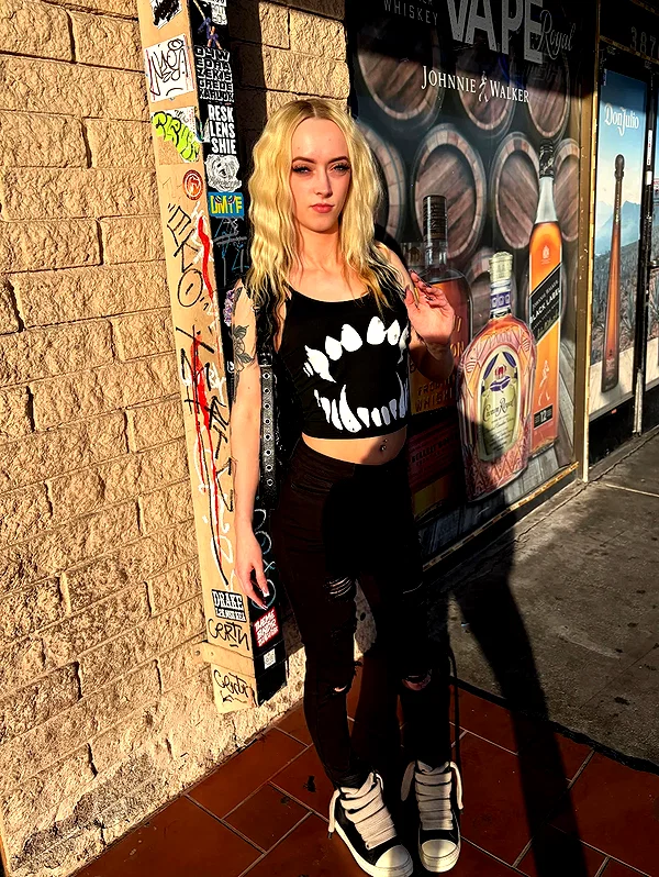 chica.niebla instagram image archive image