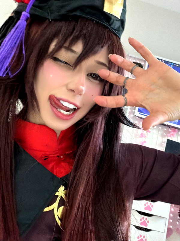 kennakins.cos instagram image archive image