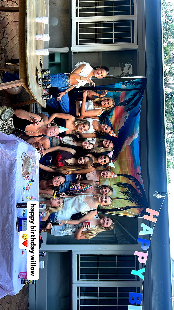 daisy_r_19 instagram image archive image