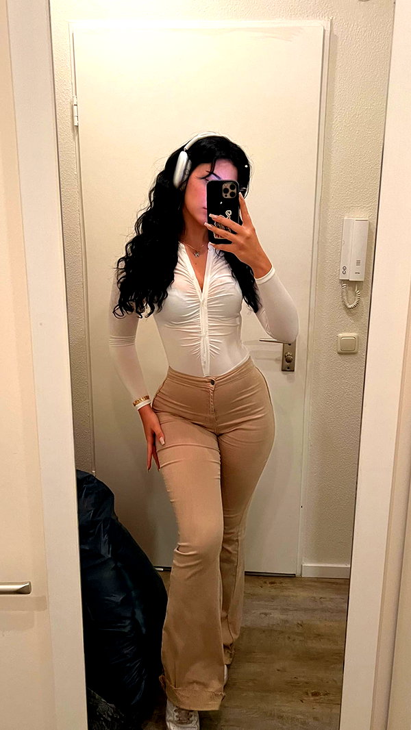 vanessa.rhd instagram image archive image