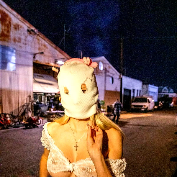 ch111oe instagram image archive image