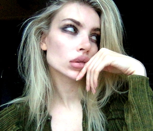 anya4everr instagram image archive image