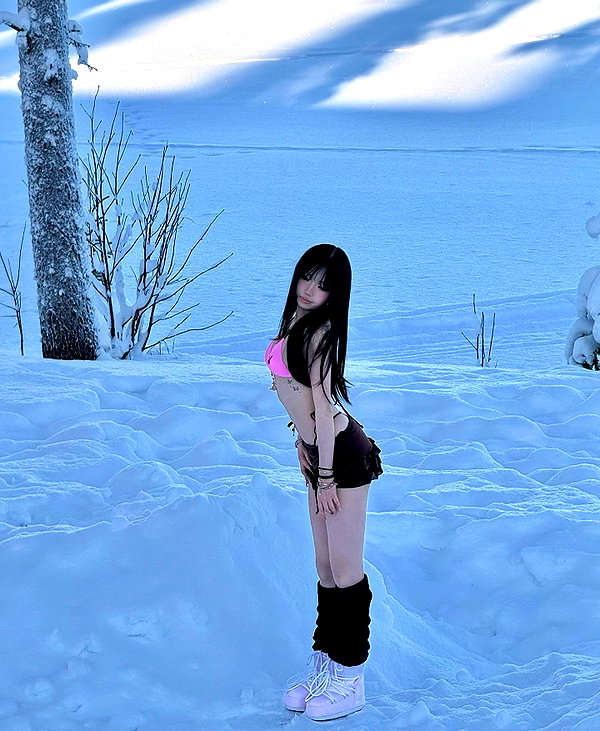 joycee.e instagram image archive image