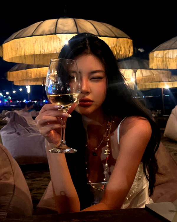 ll.lu1s instagram image archive image