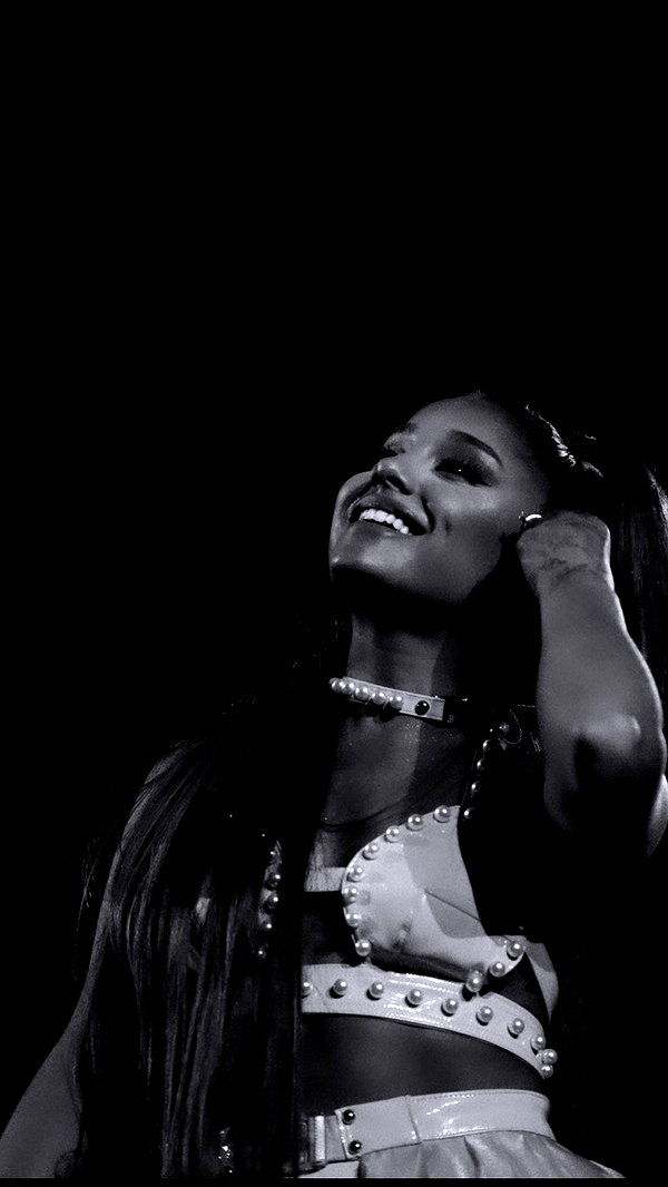 arianagrande instagram image archive image