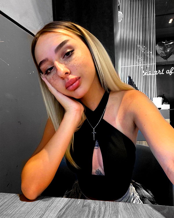 karin_orhov instagram image archive image