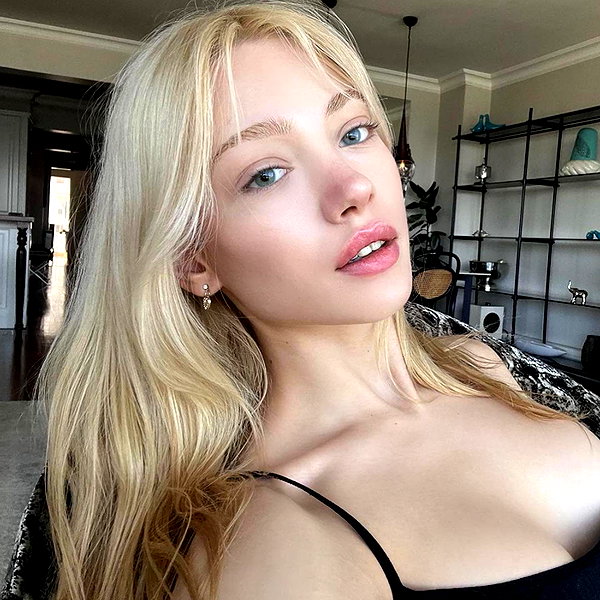 baddiesessence instagram image archive image