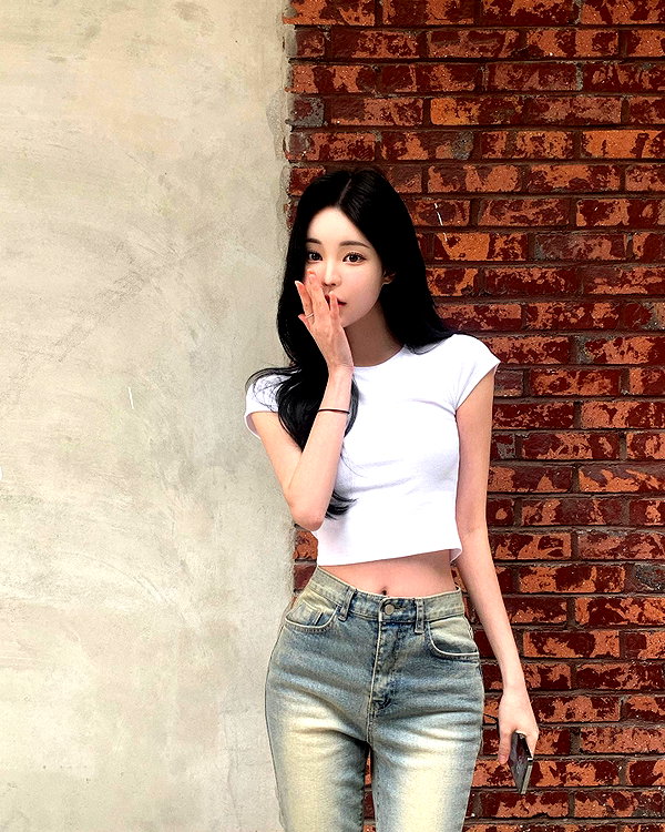 daxbin instagram image archive image