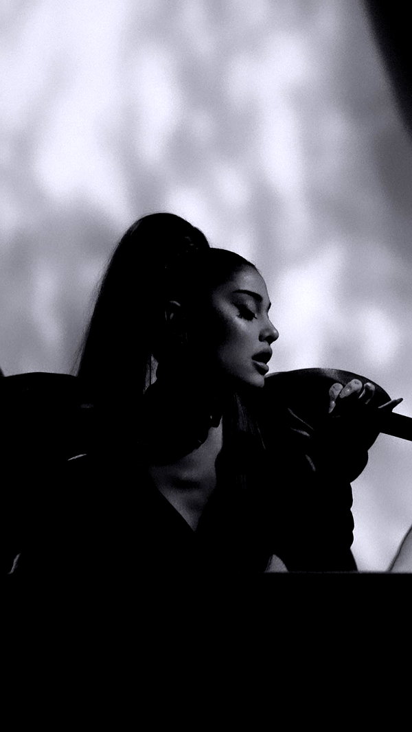 arianagrande instagram image archive image