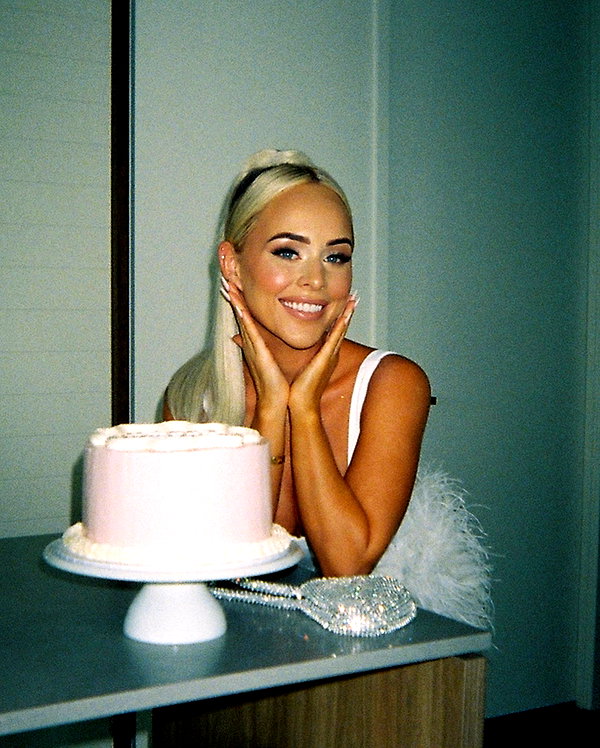 allieauton instagram image archive image