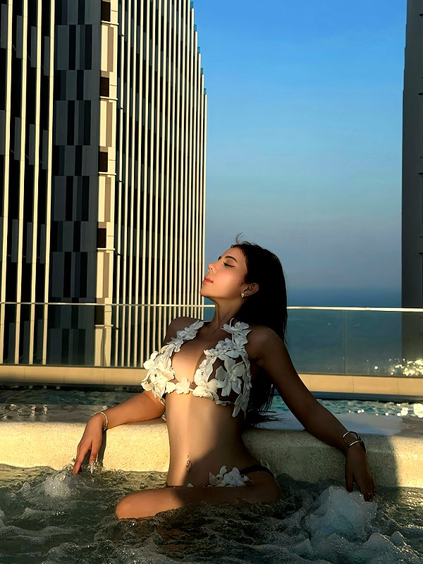lyhythuedoxinh instagram image archive image