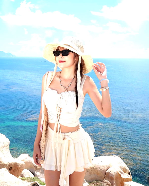 lyhythuedoxinh instagram image archive image