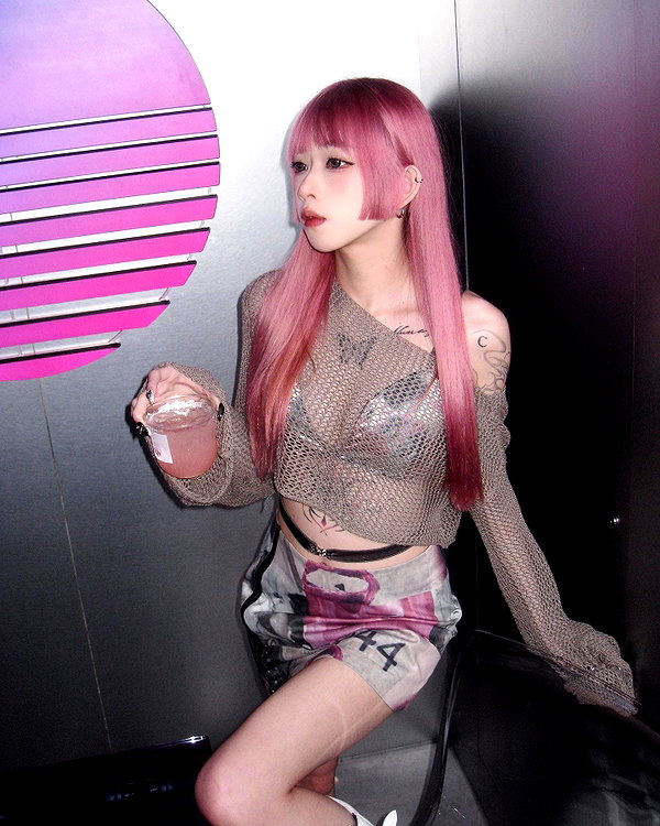 nixqq.425_ instagram image archive image