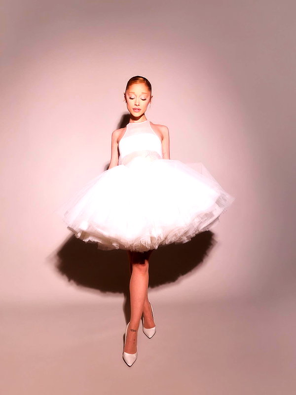 arianagrande instagram image archive image