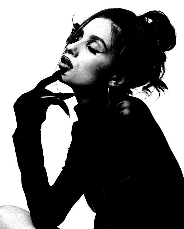 kkwwwv instagram image archive image