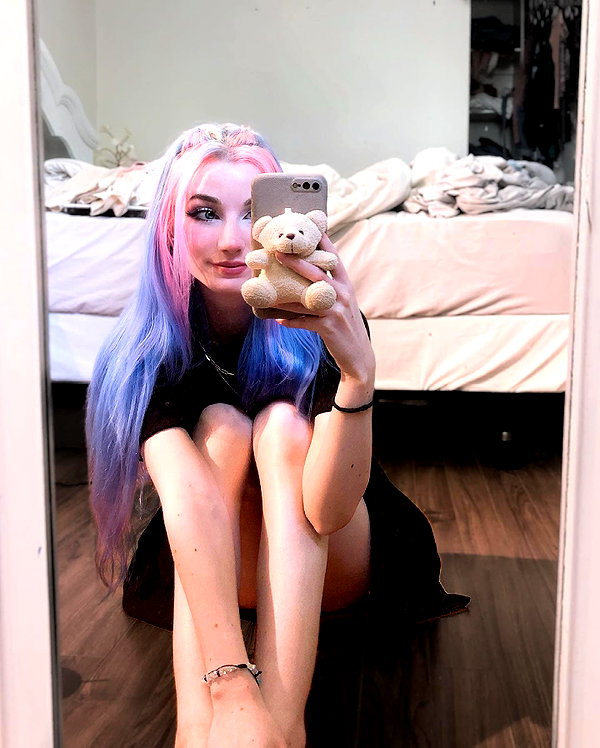 danielle.mercedie instagram image archive image