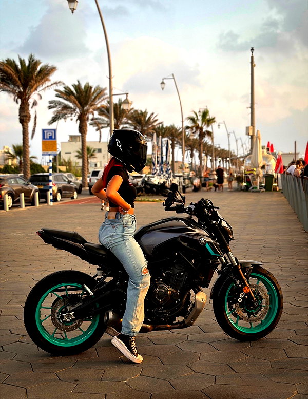 shanidahan7 instagram image archive image