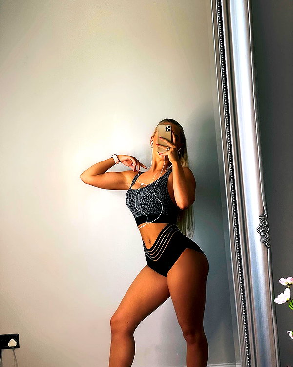 rhiannonbluee instagram image archive image