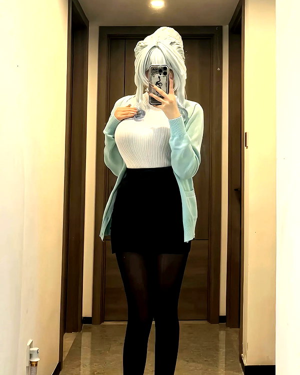 gallery_cosplayer instagram image archive image