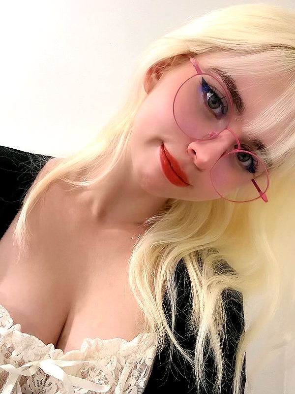 luly1980s instagram image archive image