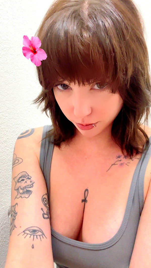 haileylayfield instagram image archive image