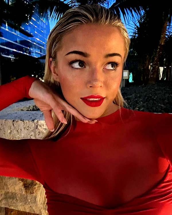 livvydunne instagram image archive image