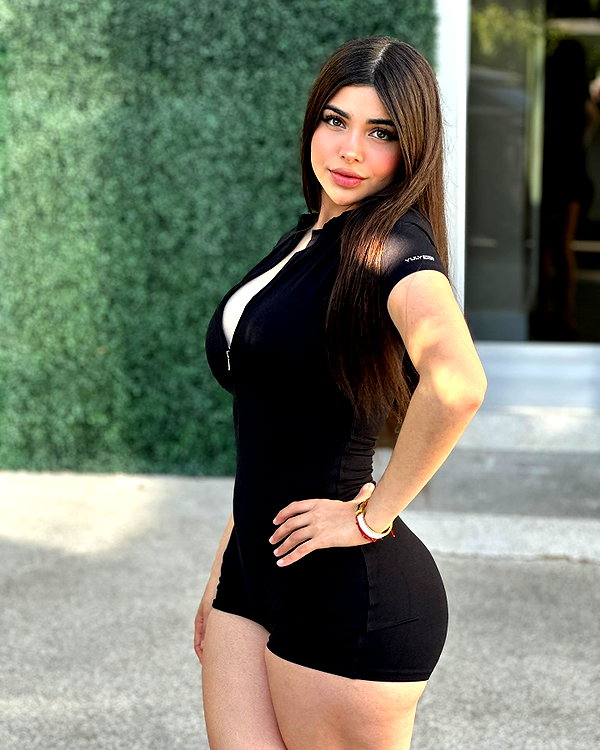alinnarosee instagram image archive image