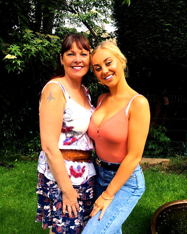 rhiannonbluee instagram image archive image