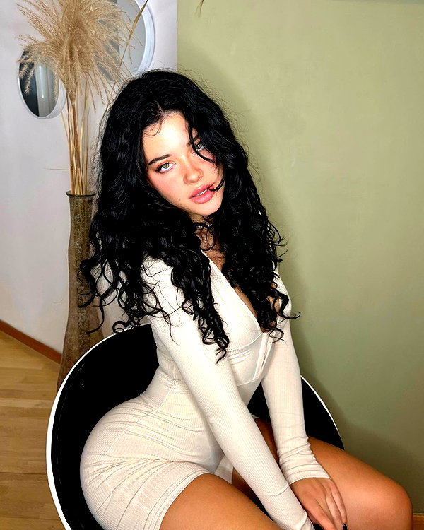 vanessa.rhd instagram image archive image