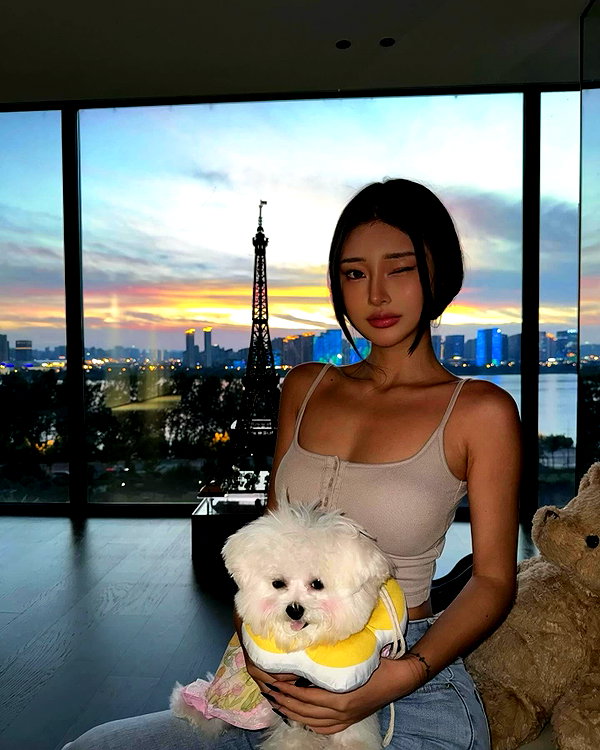 ll.lu1s instagram image archive image