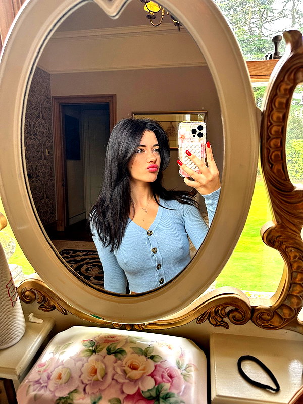 vanessa.rhd instagram image archive image
