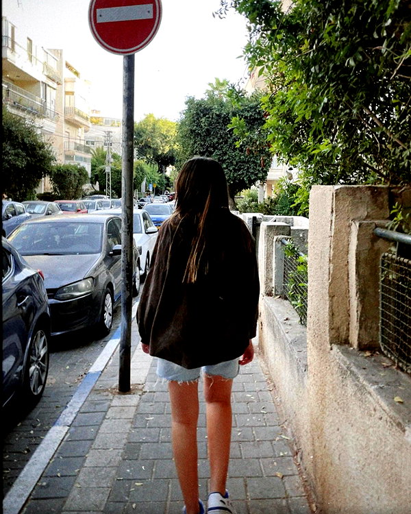 lian.gur instagram image archive image